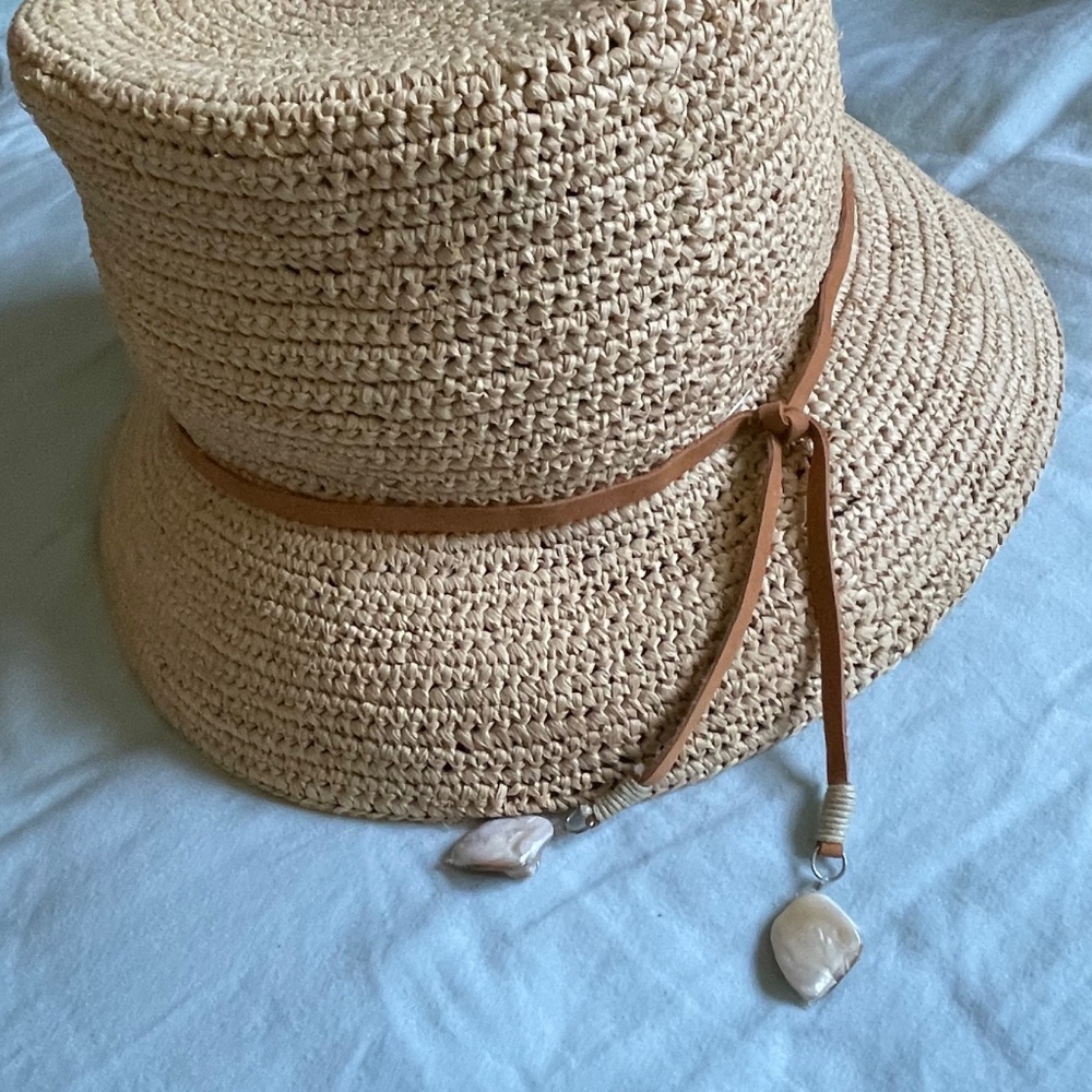 TOMMY BAHAMA  "Sandy Shell" Bucket Hat BRAND NEW WITH TAGS! Retail $108